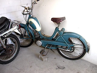Victoria Moped 